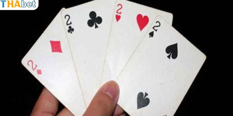 Quân bài bị chặt bởi tứ quý heo